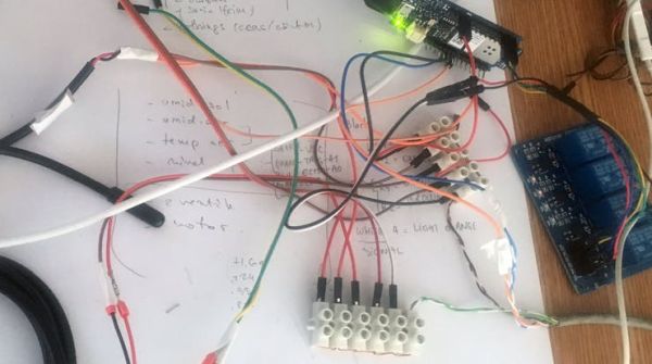 Connections on the MKR1000

