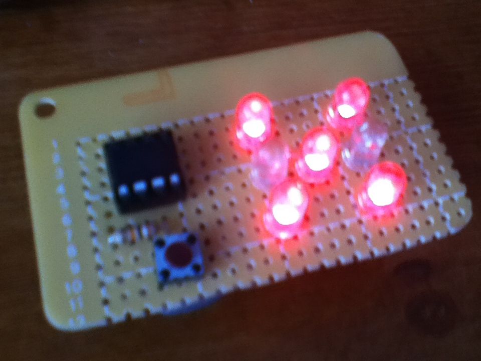 ATtiny85 45 25 LED dice (2)