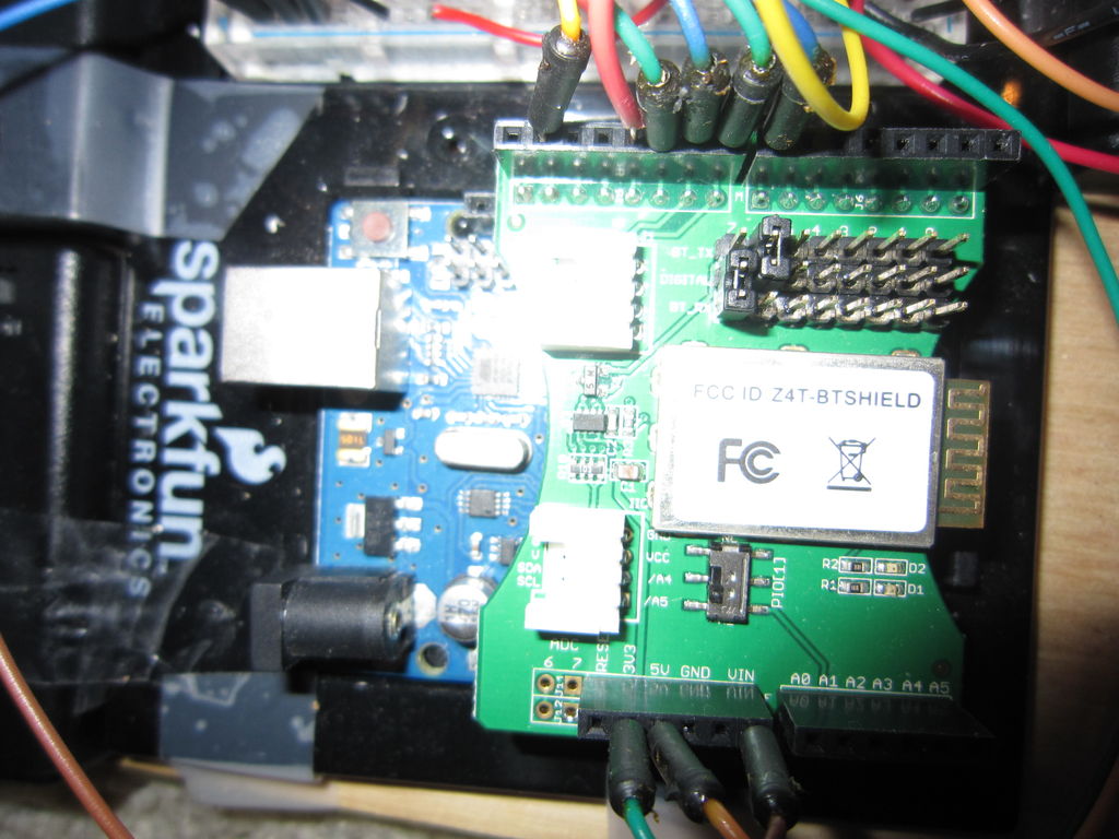 Bluetooth plus Infrared Controlled Robotic Arm circuit