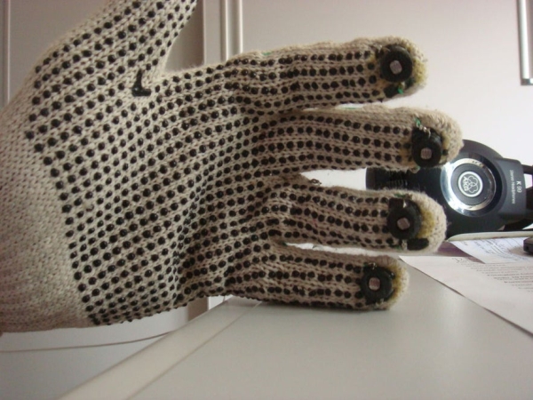 Drumming MIDI Glove
