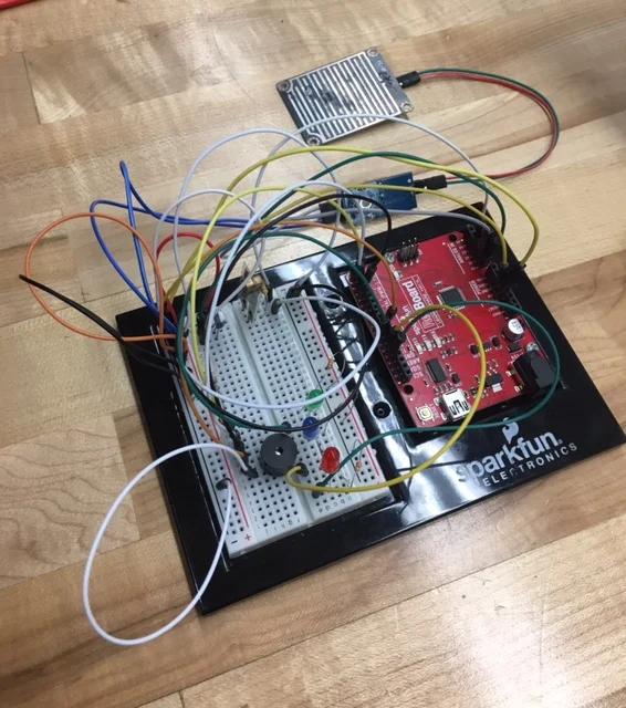 Temperature Rainwater and Vibration Sensors on an Arduino